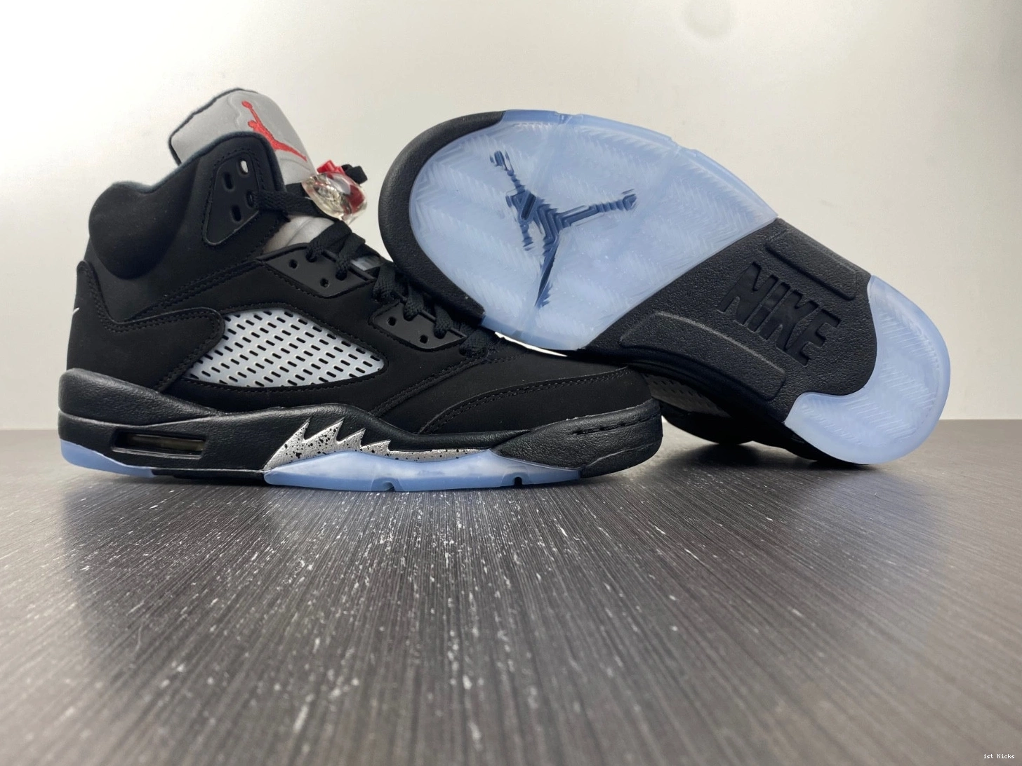 Jordan Retro Metallic (2016) - Black 845035-003 5 0124